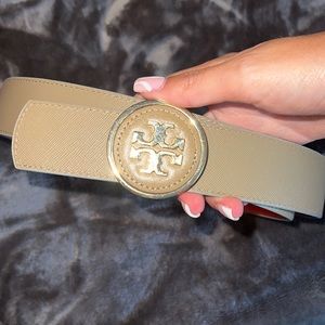 Reversible beige or orange authentic Tory Burch belt